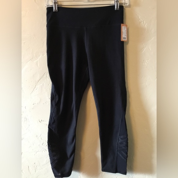 NWT Maurices inMotion Capri Athletic Workout Yoga Sport Leggings - Picture 1 of 8
